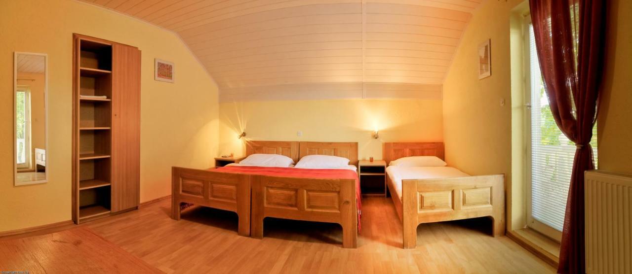 Ranch Terra Hotel Irinovac Exterior photo